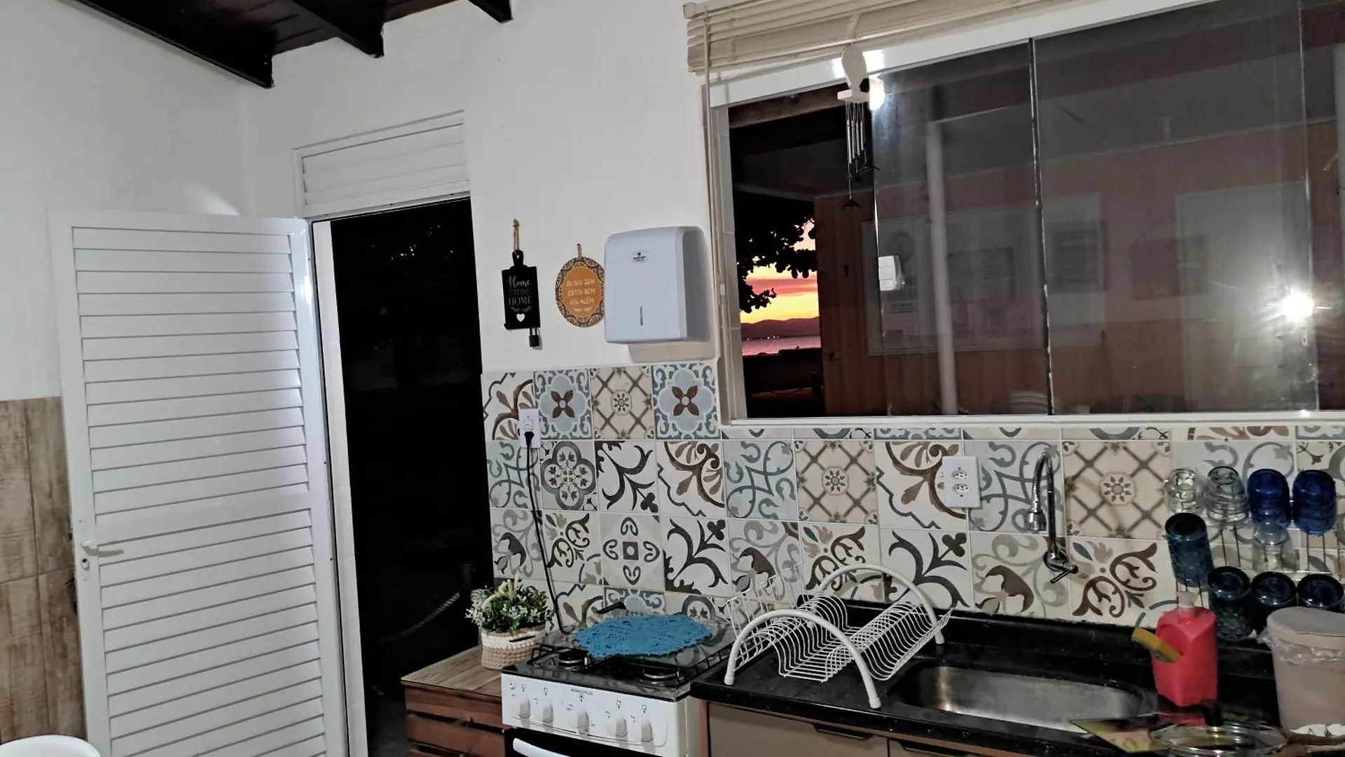 Casa De Praia Beira Do Mar, Pe Na Areia フロリアノポリス 0*,  ブラジル